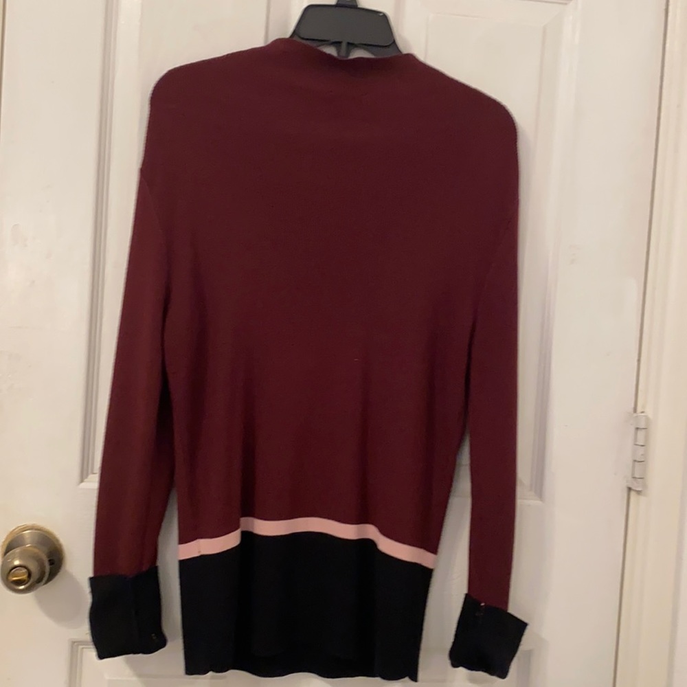 Classy sweater perfect for fall!